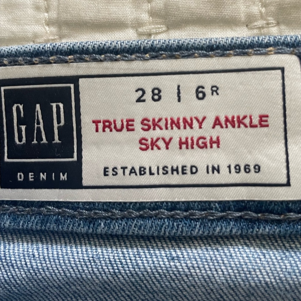 GAP skinny jeans